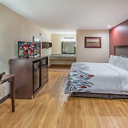 Red Roof Inn Buffalo, Tx Bagian luar foto