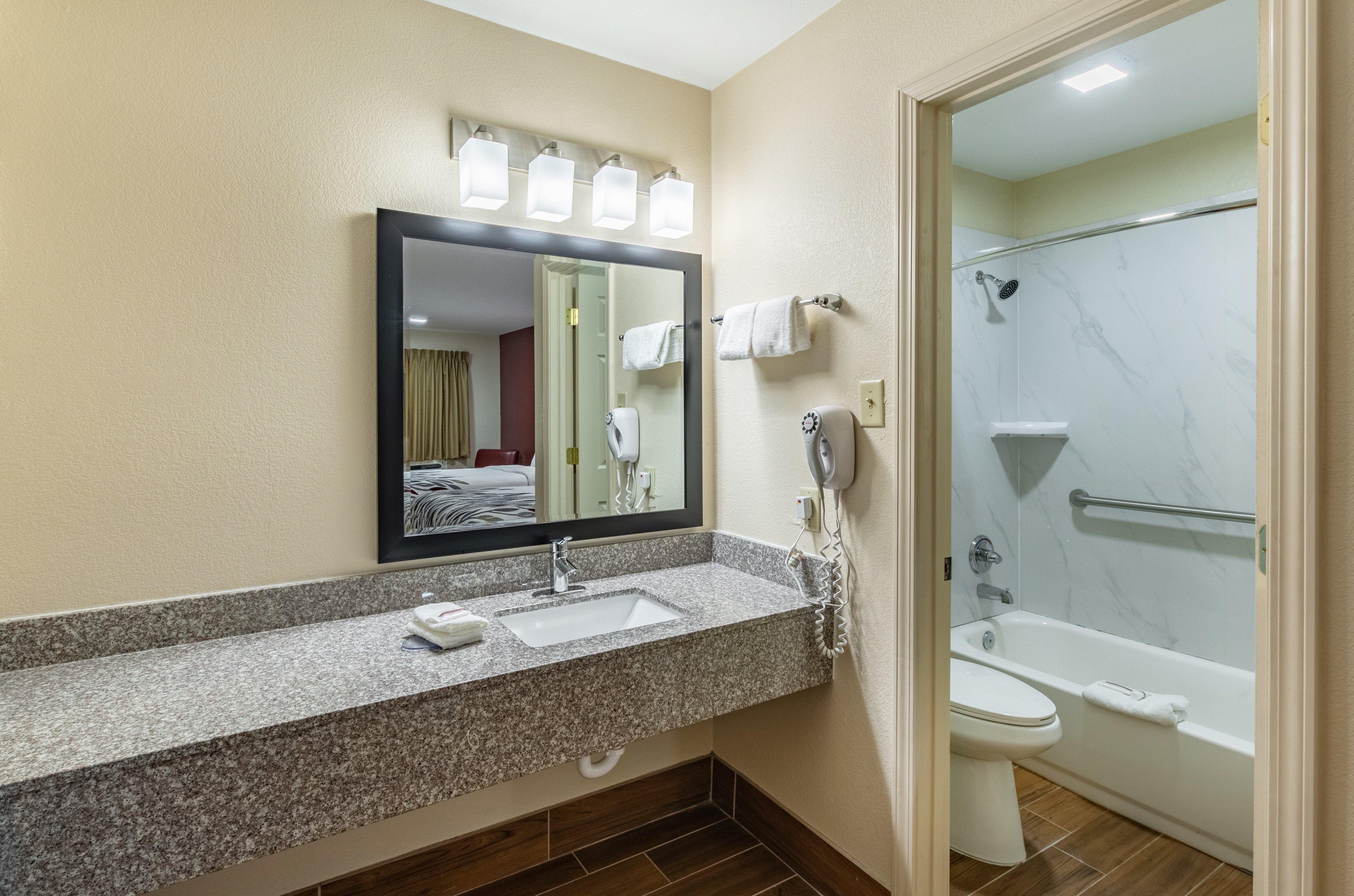 Red Roof Inn Buffalo, Tx Bagian luar foto
