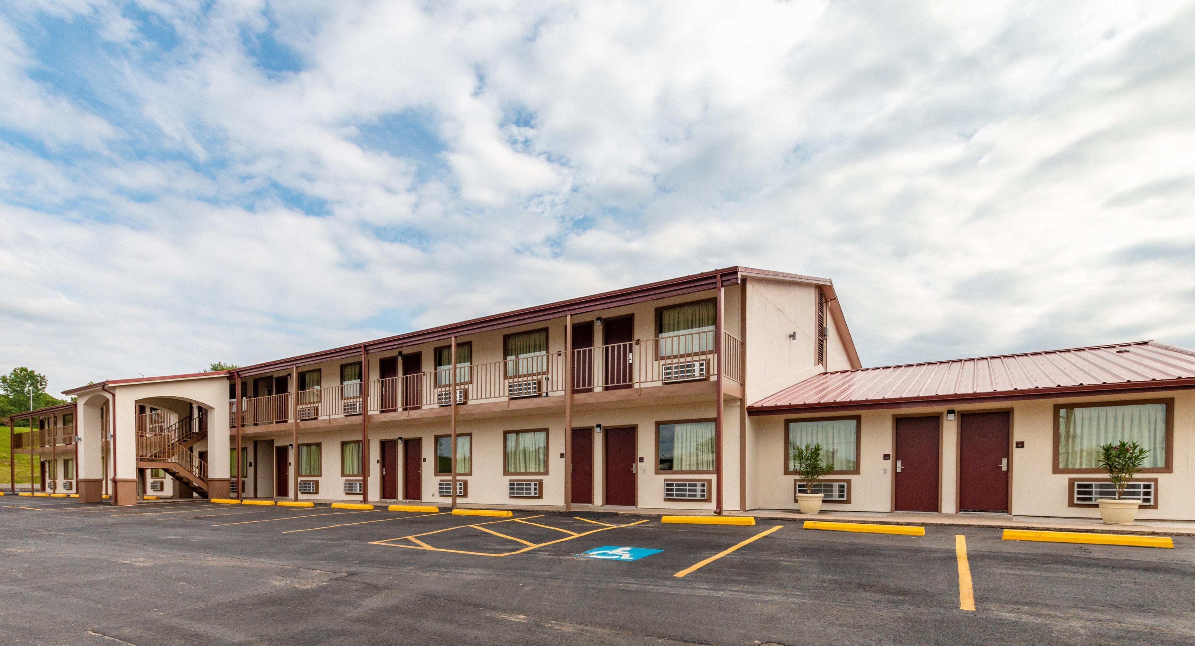 Red Roof Inn Buffalo, Tx Bagian luar foto