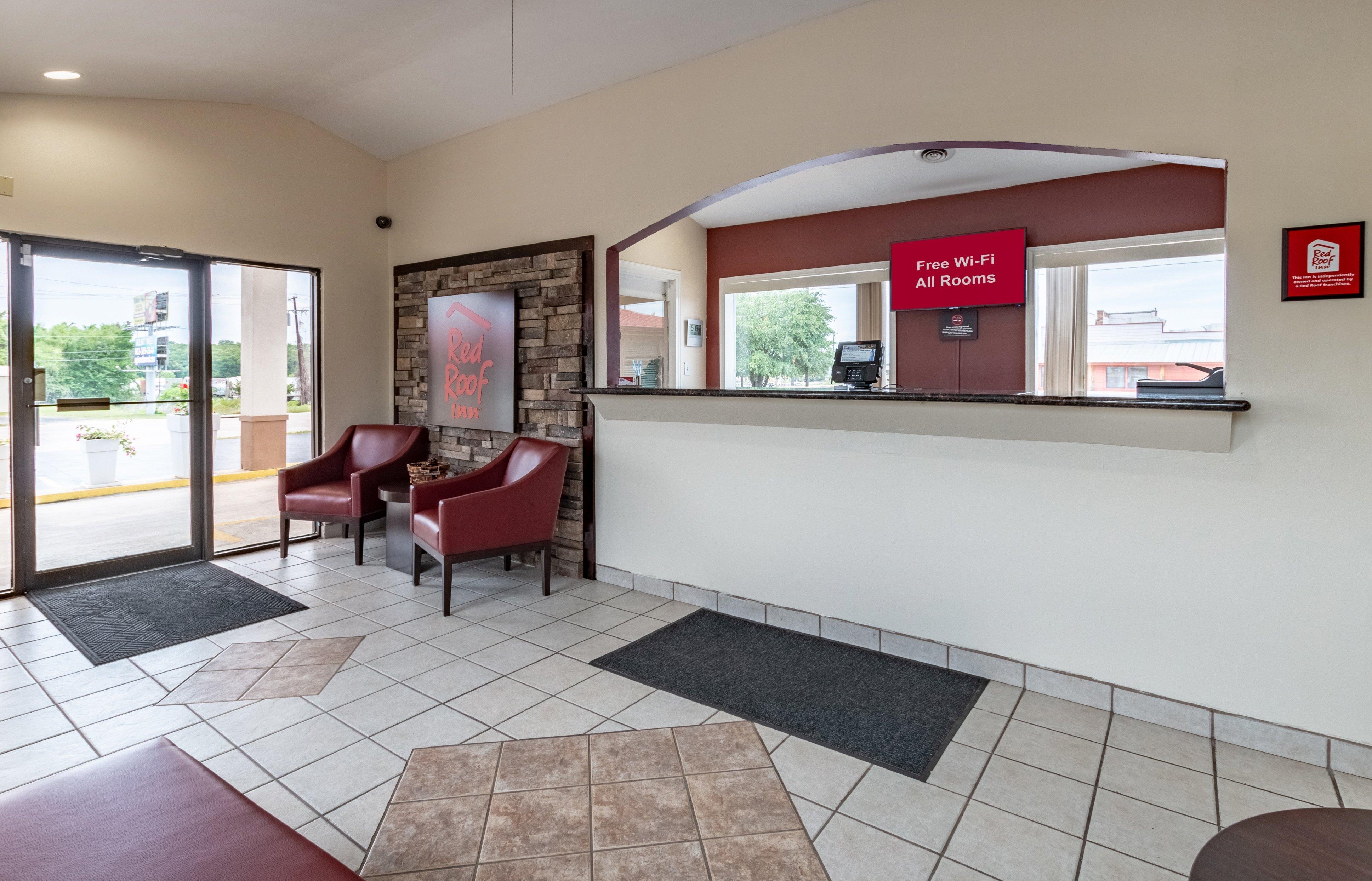 Red Roof Inn Buffalo, Tx Bagian luar foto