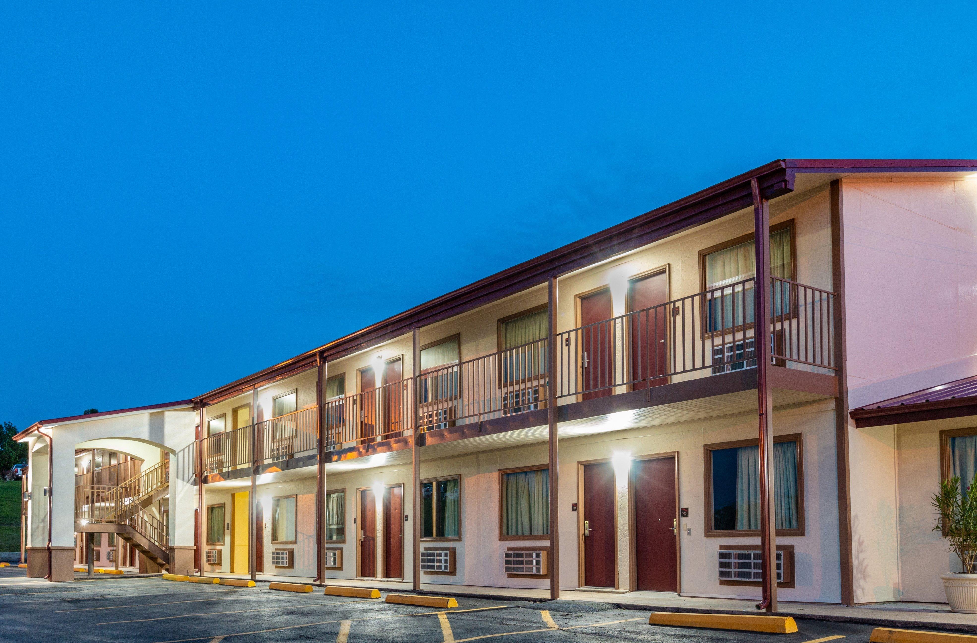Red Roof Inn Buffalo, Tx Bagian luar foto