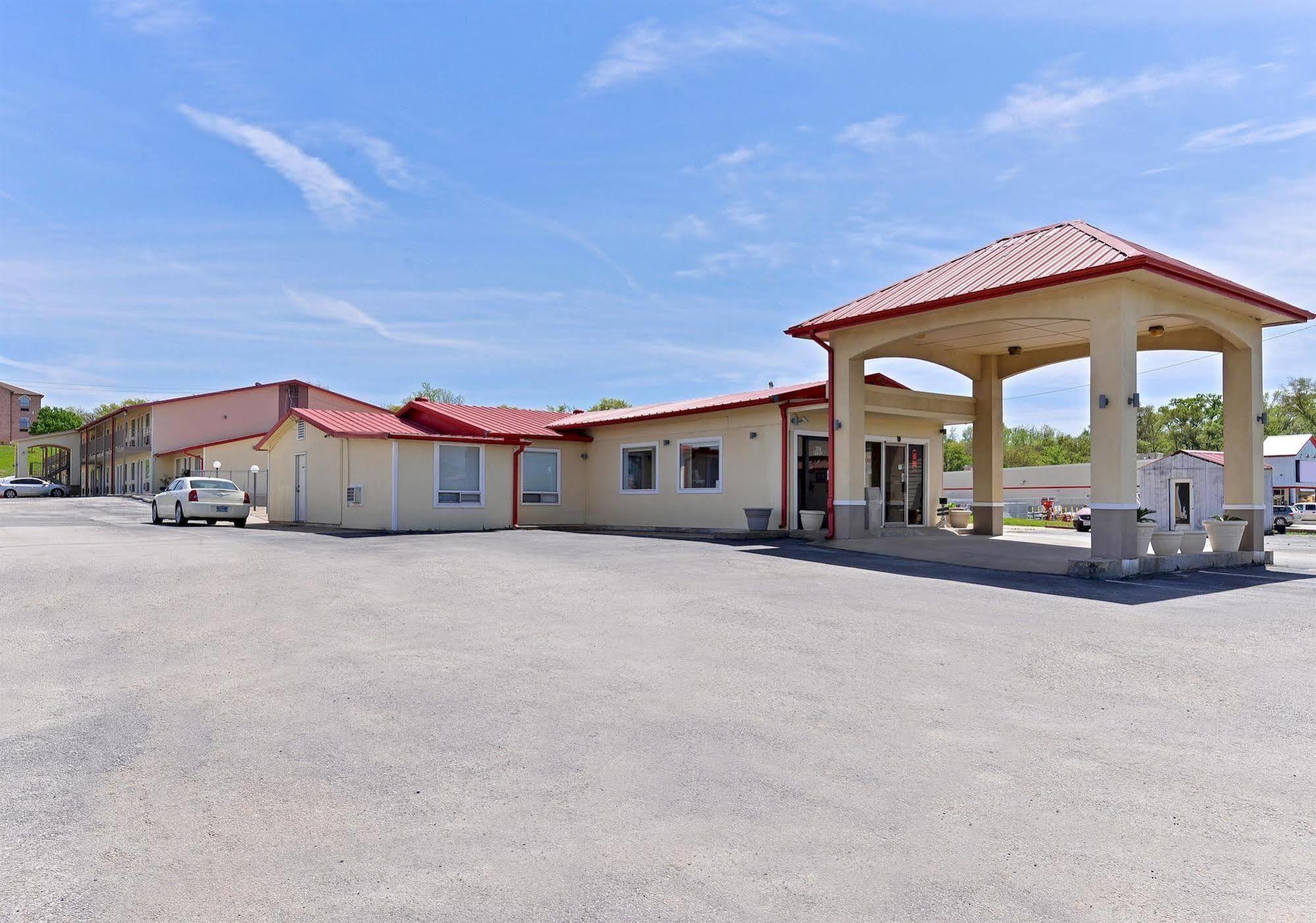 Red Roof Inn Buffalo, Tx Bagian luar foto