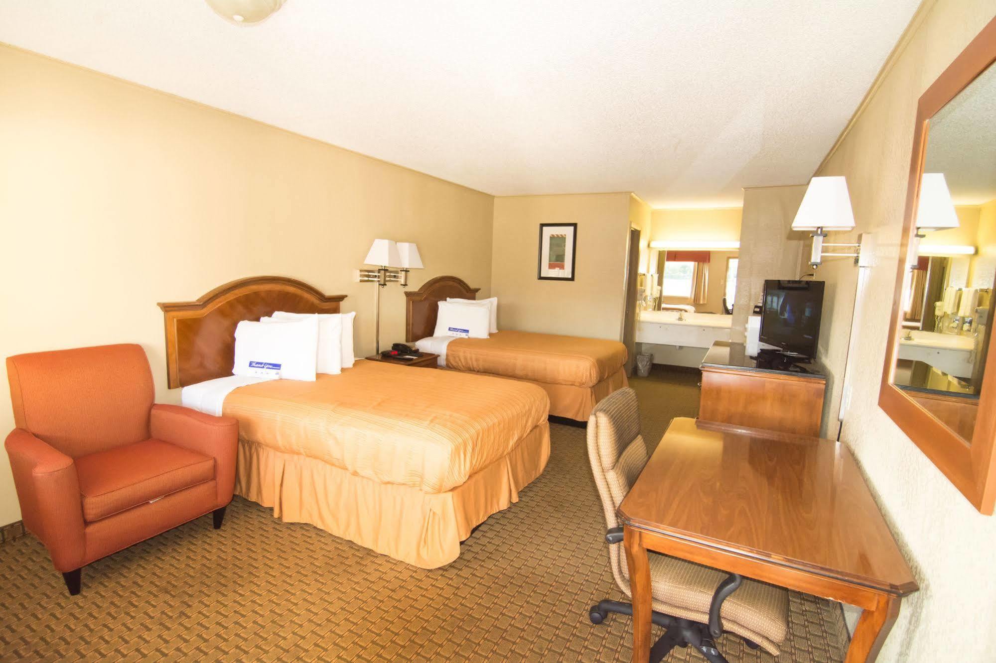 Red Roof Inn Buffalo, Tx Bagian luar foto
